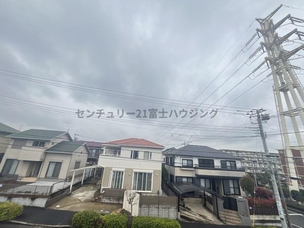 �_�ސ쌧������s��̐V�z��ˌ��Ă̏Z�˂���̒��]�ʐ^