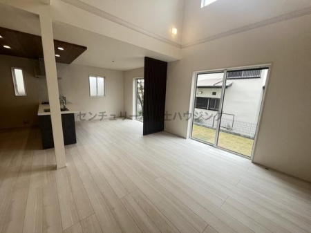 �_�ސ쌧������s��̐V�z��ˌ��Ẵ��r���O