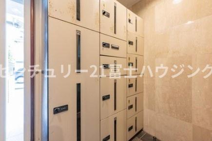 �_�ސ쌧����s���� 1052-3�̒��Ã}���V�����̂��̑����p��