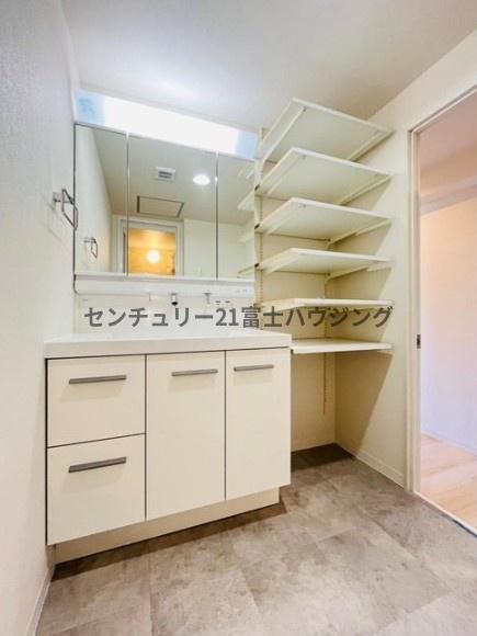 �_�ސ쌧����s���� 1052-3�̒��Ã}���V�����̐��ʑ�E���ʏ�