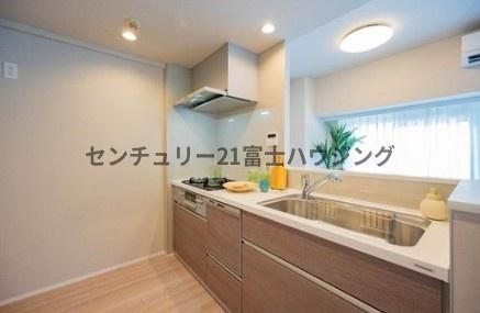 �_�ސ쌧����s�А��C��1���� 8-21�̒��Ã}���V�����̃L�b�`��