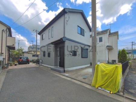 �_�ސ쌧������s����4���ڂ̒��È�ˌ��Ă̑O�ʓ��H�܂ތ��n�ʐ^