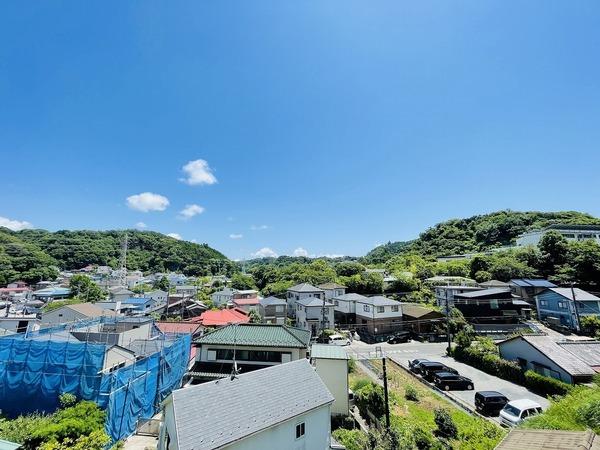 �_�ސ쌧���q�s�␣�̒��Ã}���V�����̏Z�˂���̒��]�ʐ^