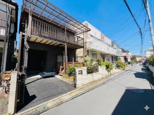 �_�ސ쌧���q�s�r�q1���ڂ̓y�n�̑O�ʓ��H�܂ތ��n�ʐ^