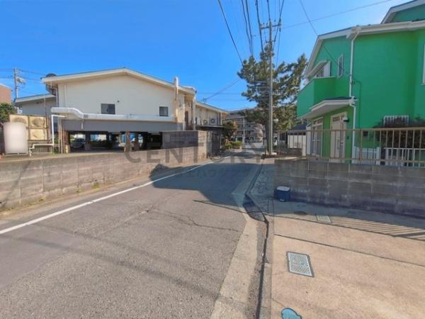 �_�ސ쌧����s�ғ�6���ڂ̒��È�ˌ��Ă̑O�ʓ��H�܂ތ��n�ʐ^