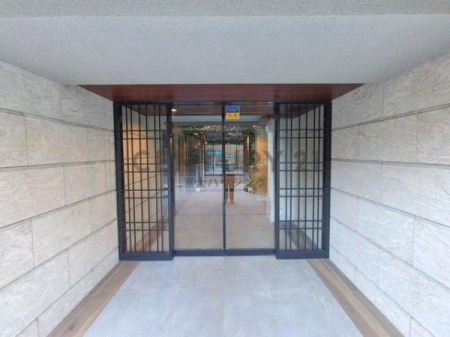 �_�ސ쌧����s�����C��1���ڂ̒��Ã}���V�����̃G���g�����X