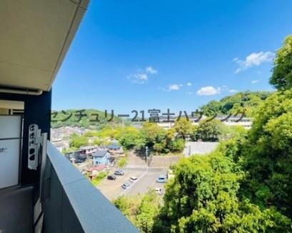 �_�ސ쌧���q�s�␣�̒��Ã}���V�����̏Z�˂���̒��]�ʐ^