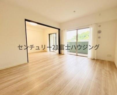 �_�ސ쌧���q�s�␣�̒��Ã}���V�����̃��r���O