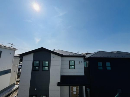 �_�ސ쌧������s����2���ڂ̐V�z��ˌ��Ă̏Z�˂���̒��]�ʐ^