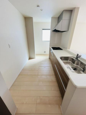 �_�ސ쌧������s����2���ڂ̐V�z��ˌ��ẴL�b�`��