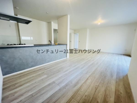 �_�ސ쌧������s�����u�̐V�z��ˌ��Ẵ��r���O