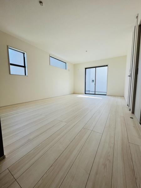 �_�ސ쌧������s����2���ڂ̐V�z��ˌ��Ẵ��r���O