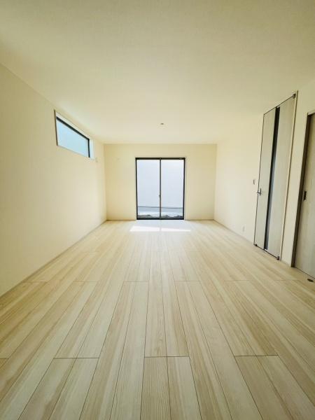 �_�ސ쌧������s����2���ڂ̐V�z��ˌ��Ẵ��r���O