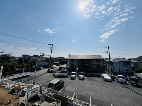 �_�ސ쌧������s����2���ڂ̐V�z��ˌ��Ă̏Z�˂���̒��]�ʐ^