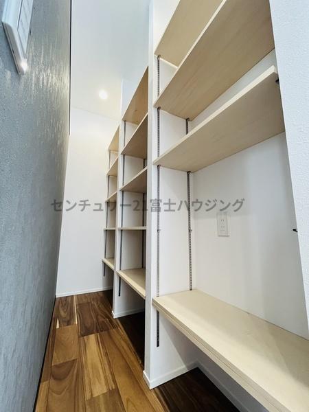 �_�ސ쌧������s����1���ڂ̐V�z��ˌ��ẴL�b�`��