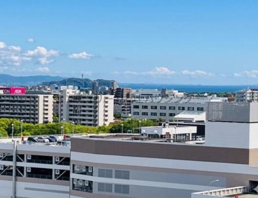 �_�ސ쌧������s��̒��Ã}���V�����̏Z�˂���̒��]�ʐ^