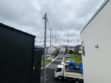 �_�ސ쌧������s����1���ڂ̐V�z��ˌ��Ă̏Z�˂���̒��]�ʐ^