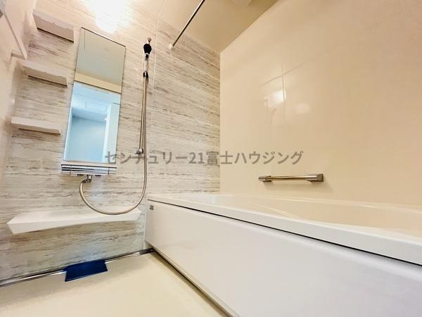 �_�ސ쌧������s����1���ڂ̐V�z��ˌ��Ă̗���