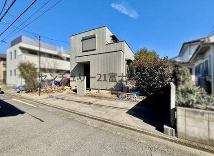 �_�ސ쌧����s�T���2���ڂ̒��È�ˌ��Ă̑O�ʓ��H�܂ތ��n�ʐ^