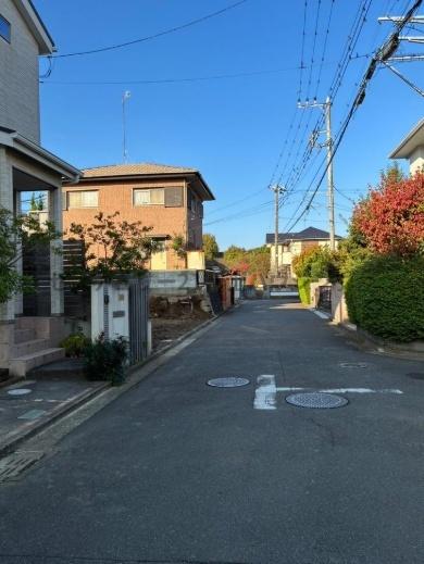 �_�ސ쌧������s�l�V���̓y�n�̑O�ʓ��H�܂ތ��n�ʐ^