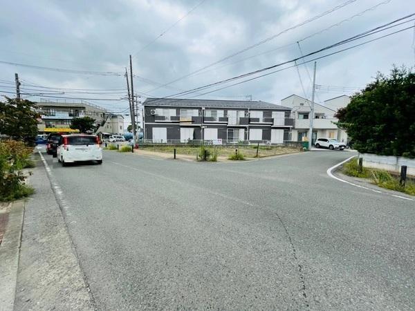 �_�ސ쌧������s���v�ۂ̓y�n�̑O�ʓ��H�܂ތ��n�ʐ^