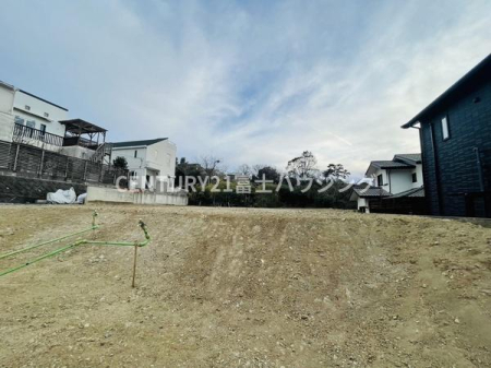 �_�ސ쌧����s�А��R5���ڂ̐V�z��ˌ��Ă̑O�ʓ��H�܂ތ��n�ʐ^