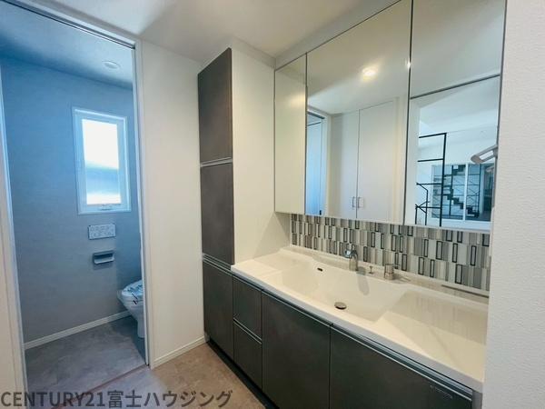 �_�ސ쌧����s�А��R1���ڂ̐V�z��ˌ��Ă̐��ʑ�E���ʏ�