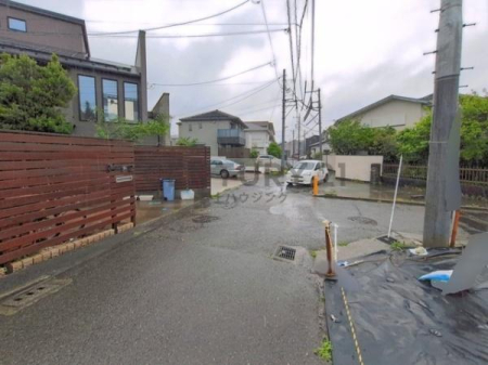 �_�ސ쌧����s�ғ�3���ڂ̓y�n�̑O�ʓ��H�܂ތ��n�ʐ^