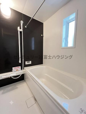 �_�ސ쌧����s���2���ڂ̐V�z��ˌ��Ă̗���