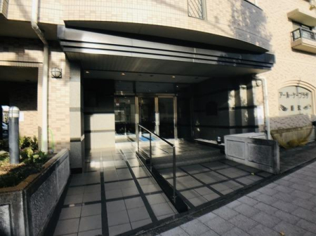 �_�ސ쌧����s����1���ڂ̒��Ã}���V�����̃G���g�����X