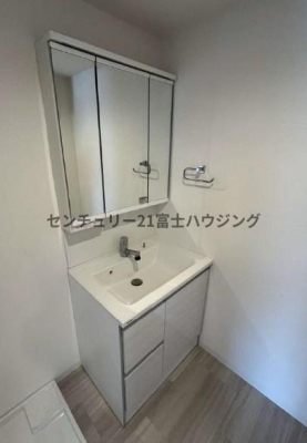 �_�ސ쌧����s����1���ڂ̒��Ã}���V�����̐��ʑ�E���ʏ�