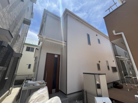 神奈川県茅ヶ崎市菱沼2丁目の中古一戸建ての現地外観写真