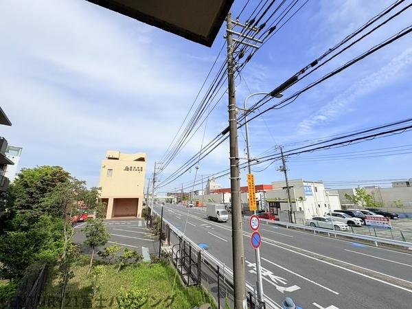 �_�ސ쌧����s�ғ�6���ڂ̒��Ã}���V�����̏Z�˂���̒��]�ʐ^