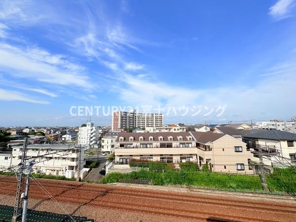 �_�ސ쌧����s�T���̒��Ã}���V�����̏Z�˂���̒��]�ʐ^