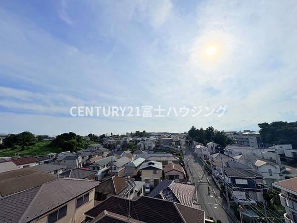�_�ސ쌧����s�T���̒��Ã}���V�����̏Z�˂���̒��]�ʐ^