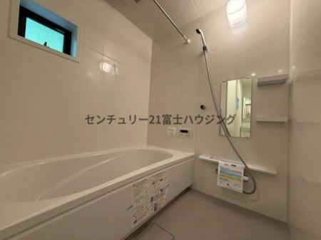 �_�ސ쌧����s�Ԃ̖؂̐V�z��ˌ��Ă̗���