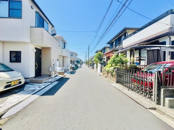 �_�ސ쌧�C�V���s��������5���ڂ̒��È�ˌ��Ă̑O�ʓ��H�܂ތ��n�ʐ^