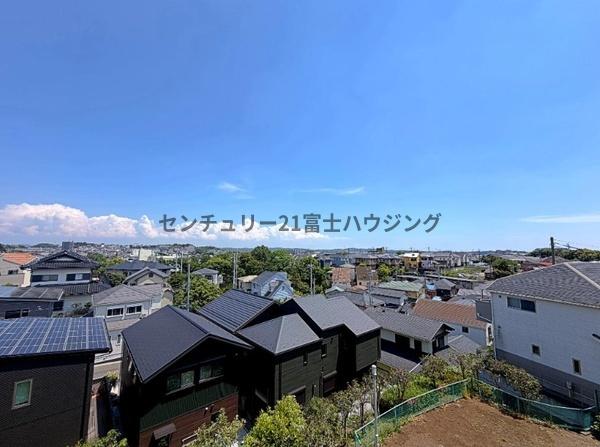 �_�ސ쌧����s�勘�̒��Ã}���V�����̏Z�˂���̒��]�ʐ^