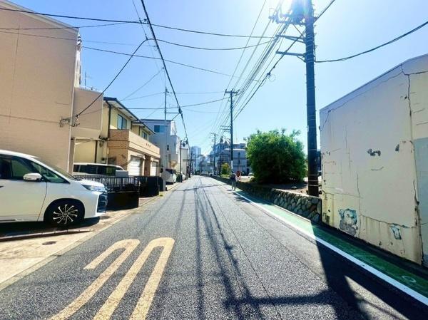 �_�ސ쌧����s�ғ��V��1���ڂ̒��È�ˌ��Ă̑O�ʓ��H�܂ތ��n�ʐ^
