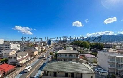 �_�ސ쌧������s�\�ԍ�3���ڂ̒��Ã}���V�����̏Z�˂���̒��]�ʐ^