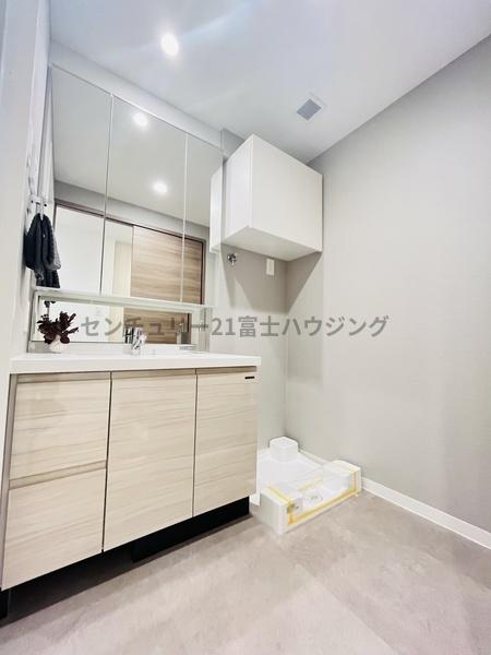 �_�ސ쌧������s�\�ԍ�3���ڂ̒��Ã}���V�����̐��ʑ�E���ʏ�