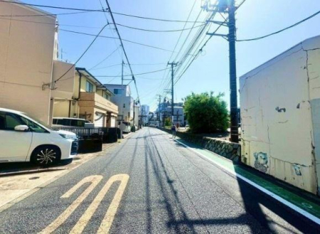 �_�ސ쌧����s�ғ��V��1���ڂ̒��È�ˌ��Ă̑O�ʓ��H�܂ތ��n�ʐ^