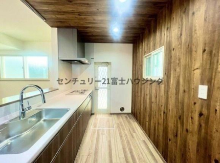 �_�ސ쌧����s�ғ��V��1���ڂ̒��È�ˌ��ẴL�b�`��