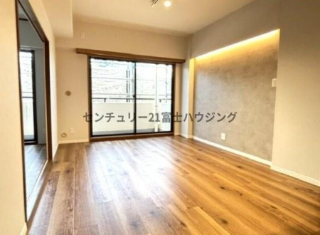 �_�ސ쌧������s���c1���ڂ̒��Ã}���V�����̃��r���O