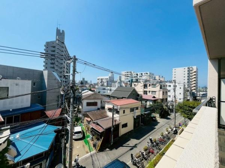 �_�ސ쌧������s���b1���ڂ̒��Ã}���V�����̏Z�˂���̒��]�ʐ^