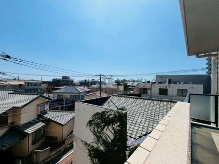 �_�ސ쌧������s���b1���ڂ̒��Ã}���V�����̏Z�˂���̒��]�ʐ^