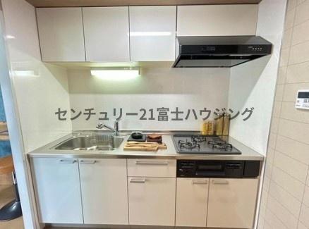 �_�ސ쌧����s�~�s1���� 19-8�̒��Ã}���V�����̃L�b�`��