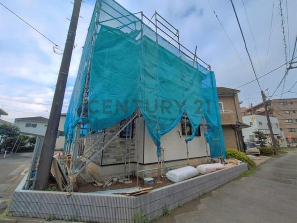 �_�ސ쌧����s���������J1���ڂ̐V�z��ˌ��Ă̑O�ʓ��H�܂ތ��n�ʐ^