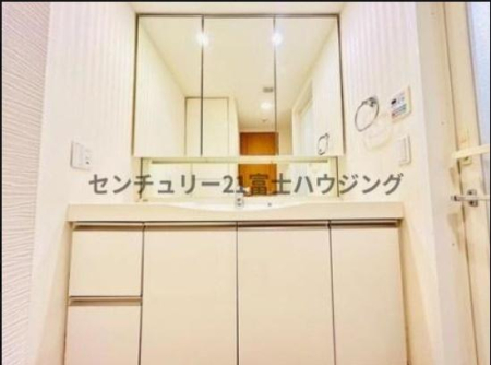 �_�ސ쌧���q�s�A�؂̒��Ã}���V�����̐��ʑ�E���ʏ�
