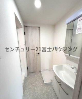 �_�ސ쌧����s�Ó��4���ڂ̒��Ã}���V�����̐��ʑ�E���ʏ�